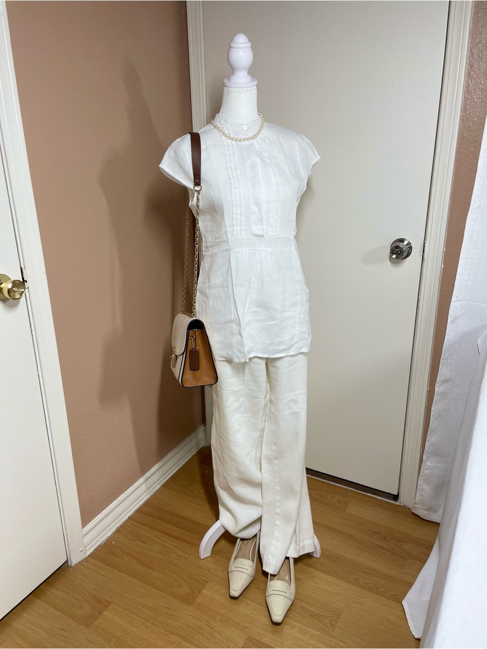 Michelangelo Italy White Linen Blouse Top
Size S Pleated Button Tunic Vintage